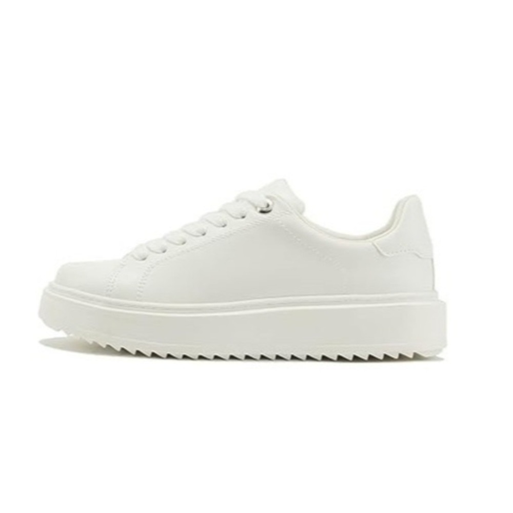 Women White Lace up Platform Sneakers Cushioned Low Top Soda Retain Size 6 - Picture 6 of 6